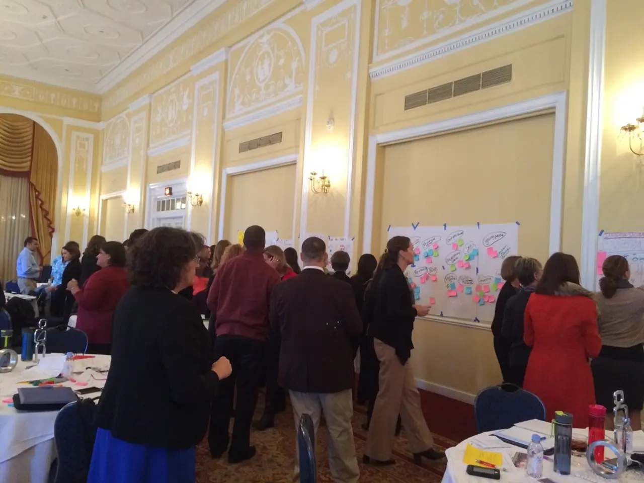 Des Cars and Chatillon aim to alleviate overcrowding at the Louvre Museum: Details within.