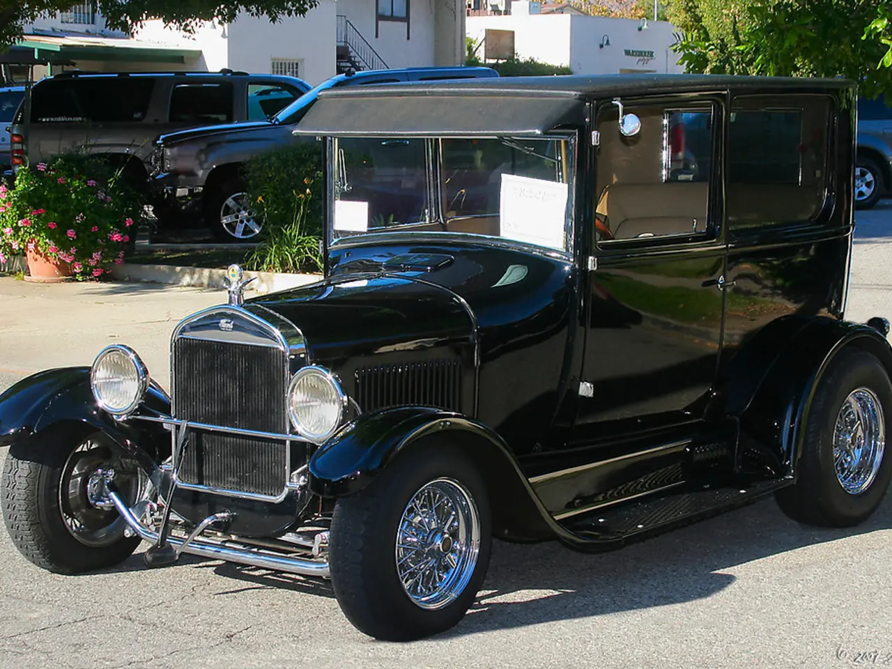 Top-tier Autos Sold During Monterey Auto Week, Ranging from a 1935 Mercedes-Benz to a 2025 Ferrari