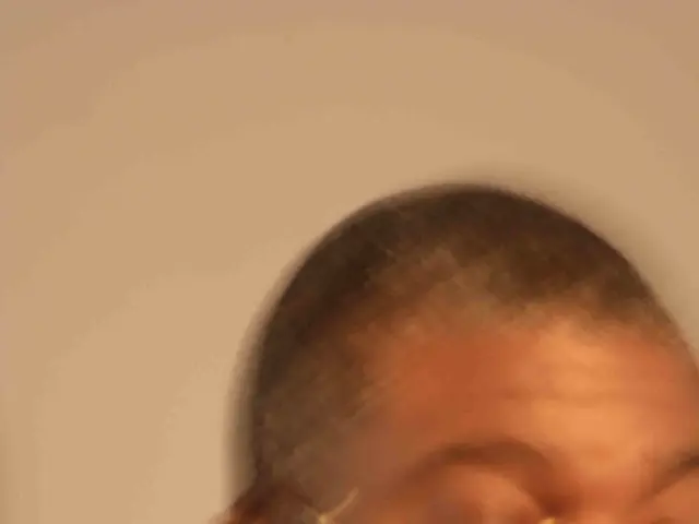 French Entrepreneurs Create Alternative to Warby Parker with Lower Costs