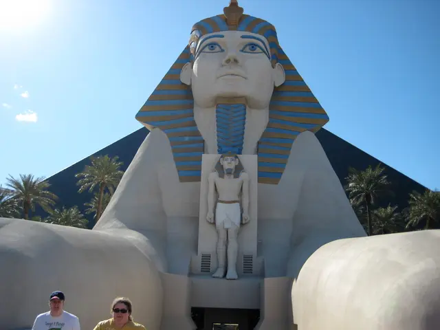 Deterioration persists in Egypt's economy, leaving its future unclear