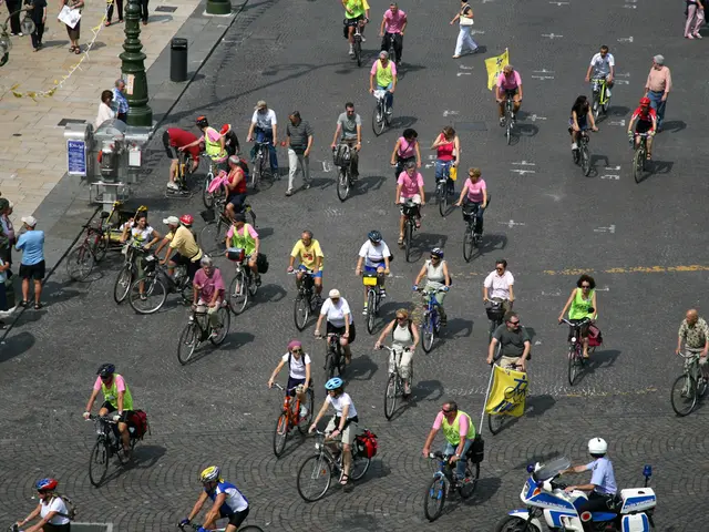 Dusseldorf Struggles to Enforce Ban on Cyclists along the Shadow Road, Despite CDU Efforts and...