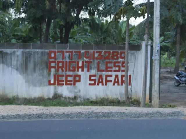 FALLING PRICE OF FARTCOIN: Recovery Dependent on Crucial Demand Level